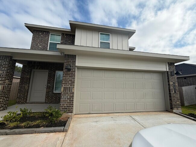 Building Photo - 407 Robin Ct