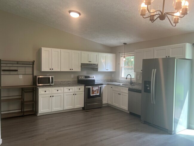 Building Photo - 415 Atwell Dr