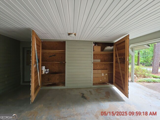 Building Photo - 3937 Woodland Cir SE