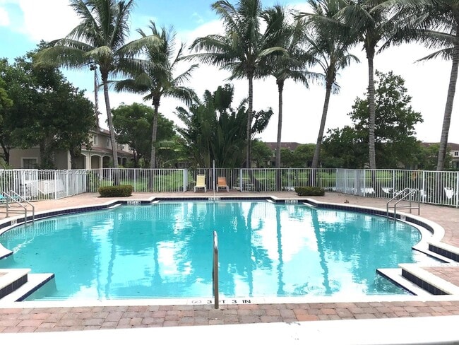 Building Photo - 8233 SW 25th Ct