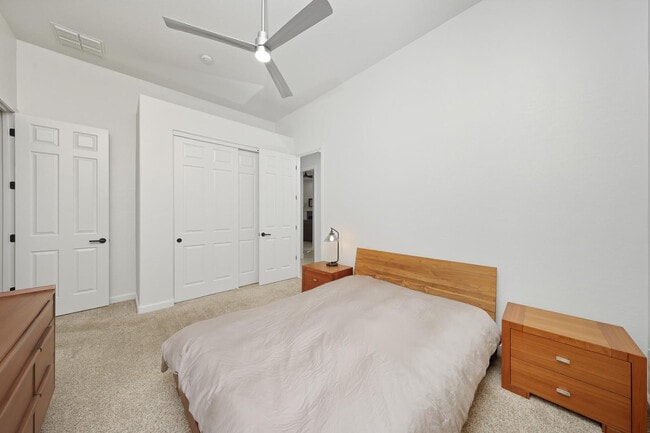 Building Photo - 6570 S Bogle Ave