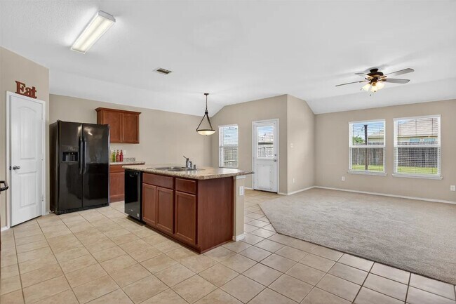 Building Photo - 416 Azalea Dr