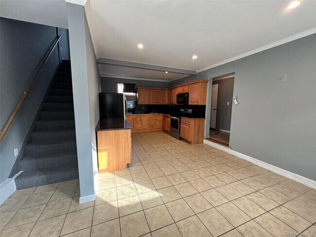 Building Photo - 2452 NY-207