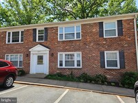 Building Photo - 2417 Barracks Pl