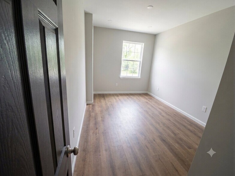 Building Photo - 2732 Reisterstown Rd