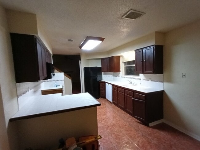 Building Photo - 2701 Willow Springs Rd