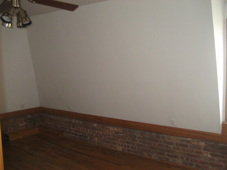 Building Photo - 81 South St