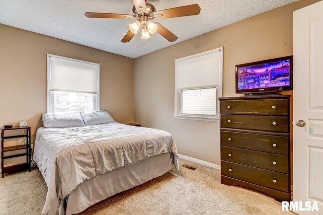 Building Photo - 228 Stutely Ln