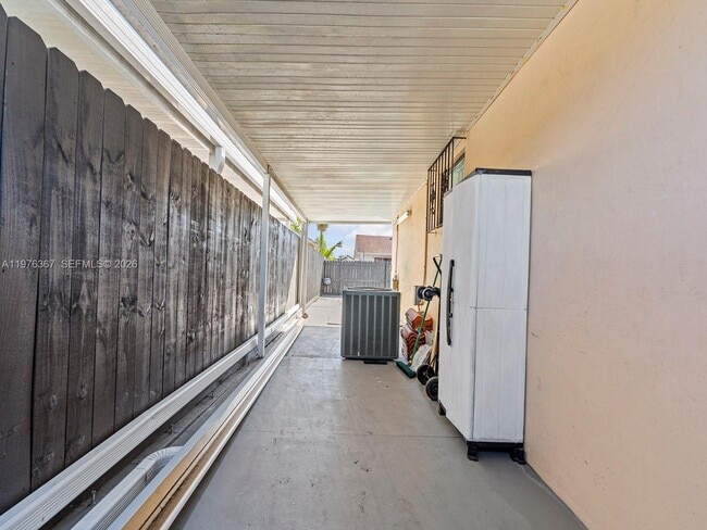 Building Photo - 7121 SW 102nd Ct