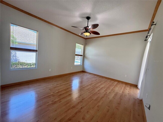 Building Photo - 2637 Shinoak Dr