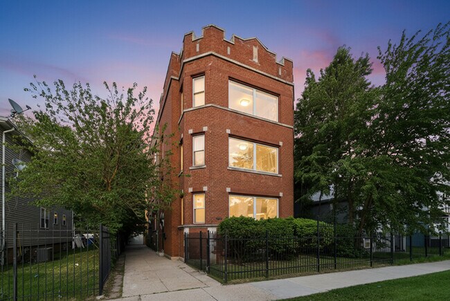 Building Photo - 7435 S Euclid Ave