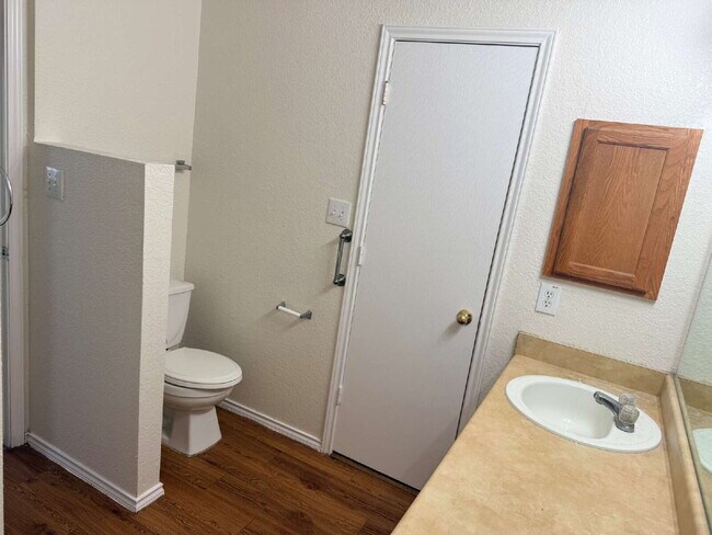 Building Photo - 603 Cypresscliff-