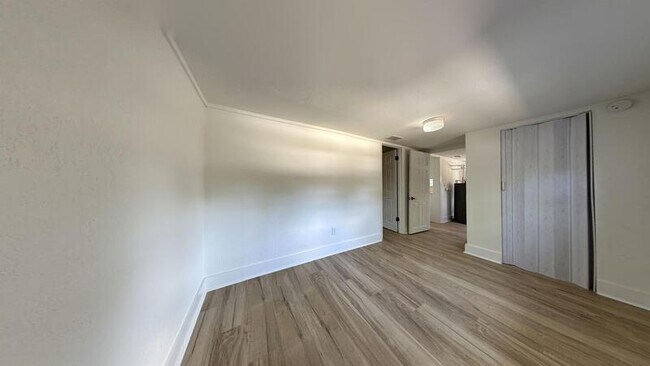Building Photo - 1426 40th St S
