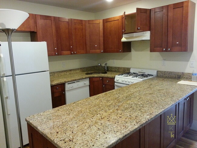 Building Photo - 62 Egmont St