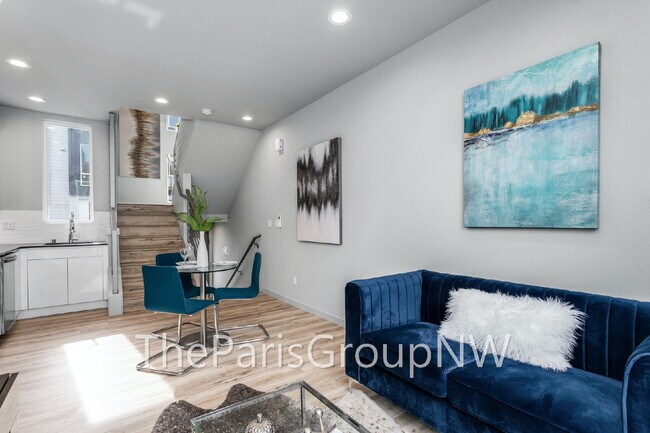 Building Photo - Stunning Mod West Seattle TH * Roof Deck Views, AC & Upgrades!