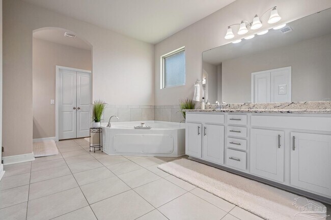 Building Photo - 3552 Pelican Bay Cir