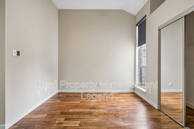 Building Photo - 2506 Wedglea Dr