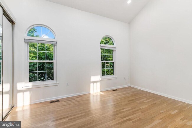 Building Photo - 6630 Medinah Ln