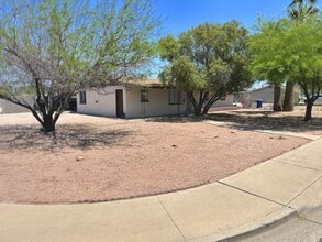 Building Photo - Available June, 2026  ASU   REMODELED -  5BR/2BA HOUSE SWIMMING POOL, BUILT IN FIRE-PIT,  BEAUTIF...