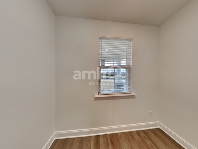 Building Photo - 213 Argea Dr