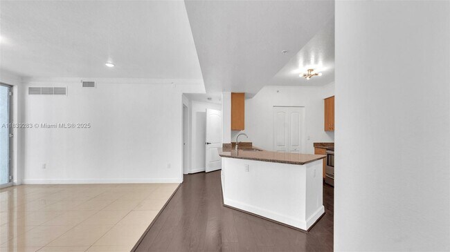 Building Photo - 1830 Radius Dr