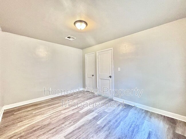 Building Photo - 1200 SW 28th St