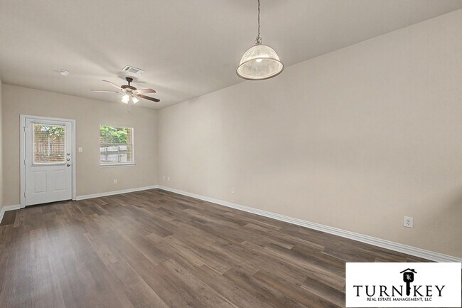 Building Photo - 3124-3126 Cherry Ln