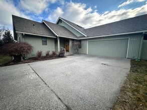 Building Photo - Spacious 4-Bedroom Home in Prime Wenatchee Location