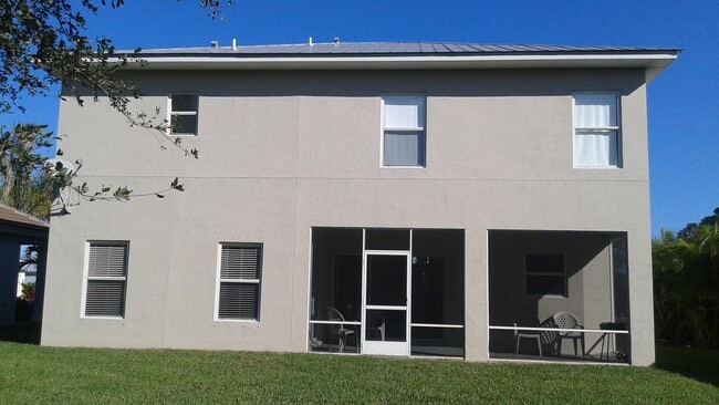 Building Photo - 231 11th Square SW