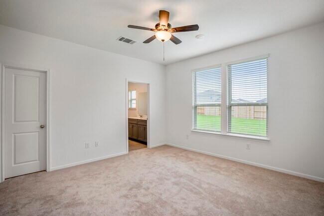 Building Photo - 16915 Elm Grove Rd