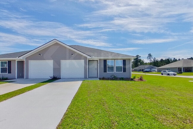 Building Photo - 10 Camper Cir