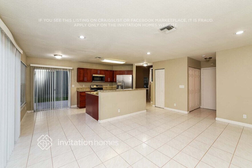 Building Photo - 10254 Serene Meadow Dr N