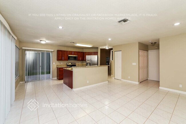 Building Photo - 10254 Serene Meadow Dr N