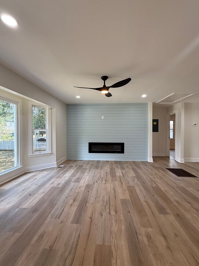 Building Photo - Beautifully Renovated Home in Prime Smyrna...
