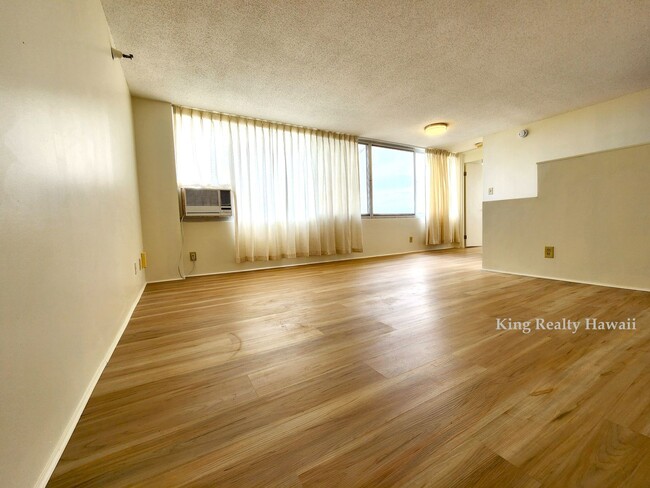 Building Photo - **Upgraded 1 br / 1ba Great Views,W/D in u...