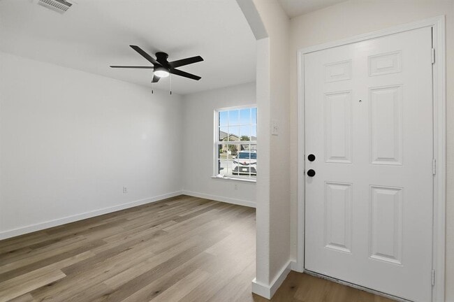 Building Photo - 4001 Cressler Ln