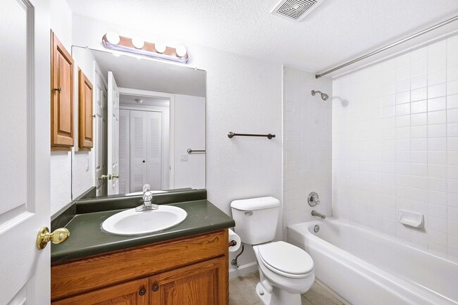 Building Photo - 23712 Pondview Pl