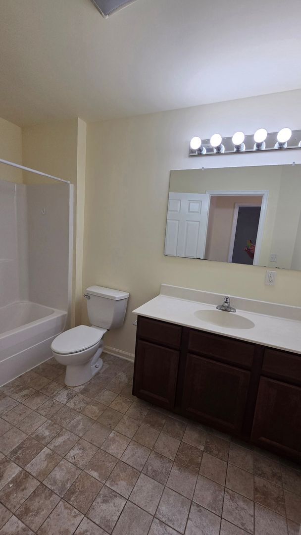 Building Photo - Villas of Little Italy - Open Concept Livi...