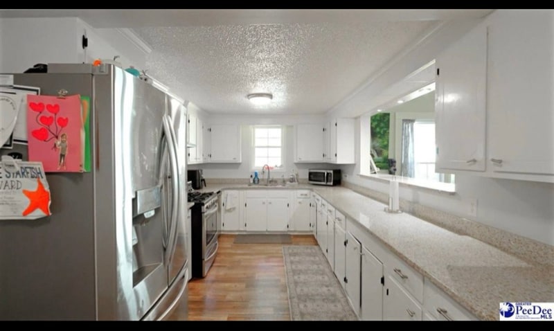 Building Photo - 307 W College Ave