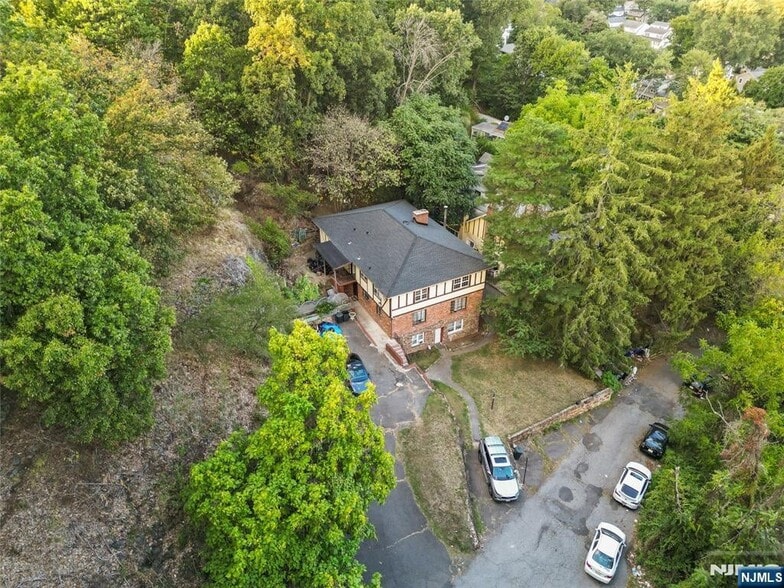 Primary Photo - 15 N 17th St