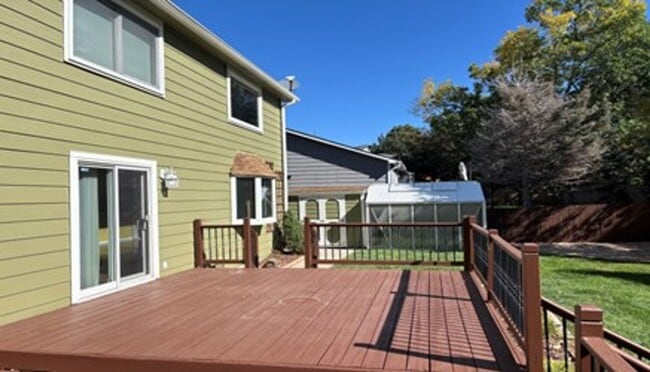 Building Photo - Large Clean Home in Aurora