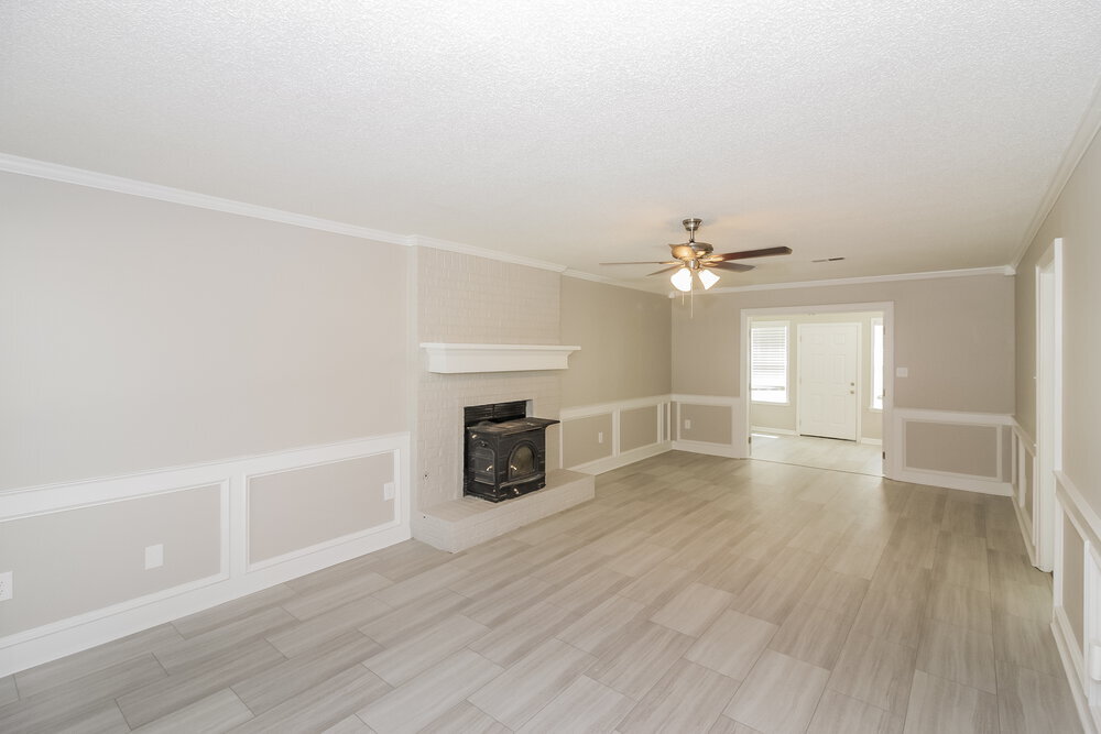 Building Photo - 8685 Rhonda Cir S