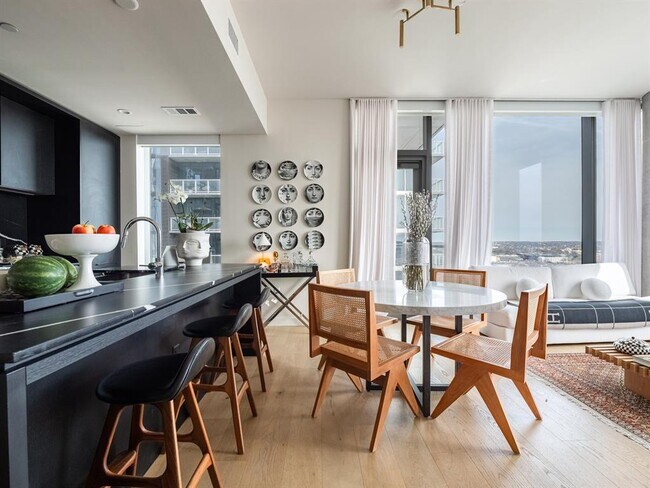 Building Photo - 44 East Ave