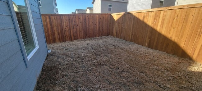 Building Photo - NEWLY BUILT 3 bedroom 2.5 Bath single fami...