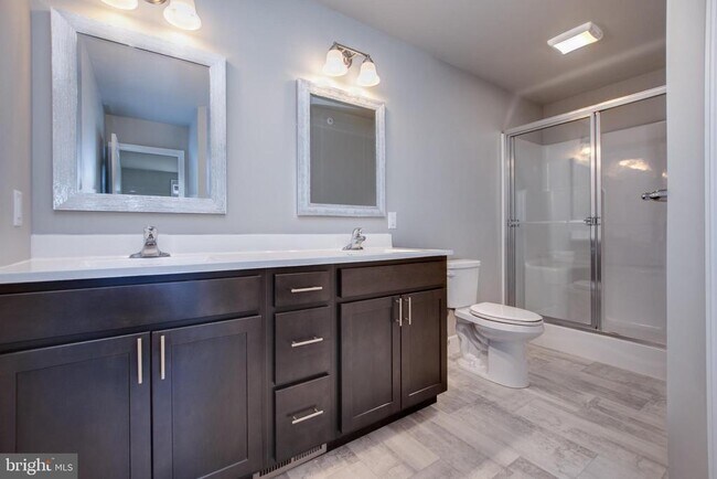 Building Photo - 6110 Sawgrass Ct