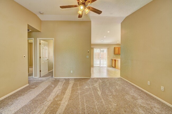 Building Photo - REALLY NICE HOME WITH DOUBLE CAR GARAGE!!!