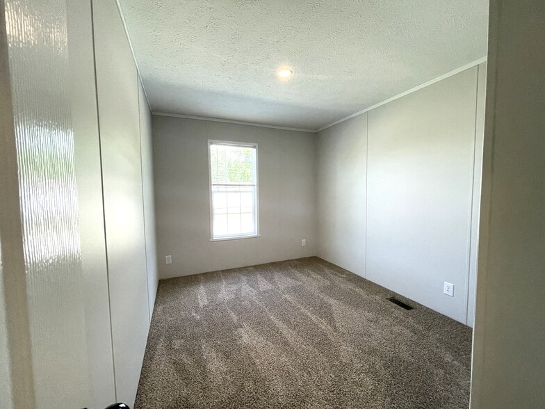 Building Photo - 22 Bellwood Dr