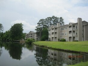 Building Photo - 671 Bartons Landing Pl