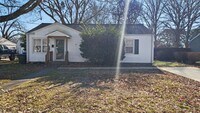 Building Photo - 3 Bed, 1 Bath House in Newport News!