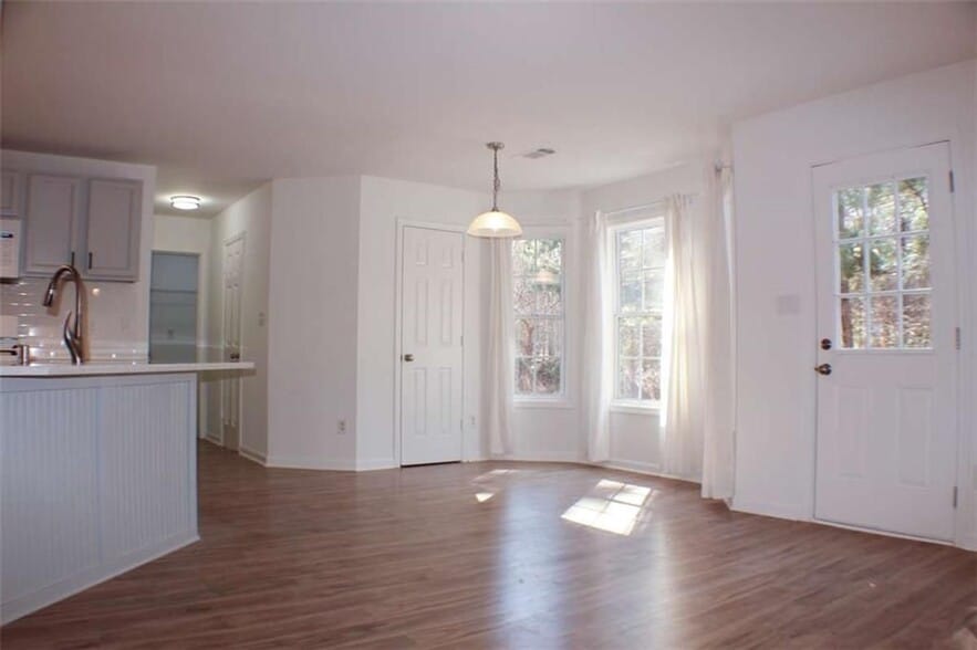 Building Photo - 1060 Grace Dr